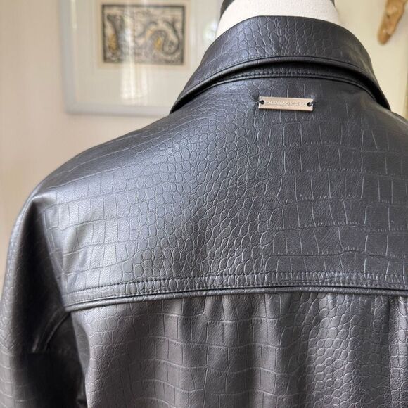 Maniere De Voir Faux Leather Snap Front Oversized Shirt 8 L - Picture 6 of 9